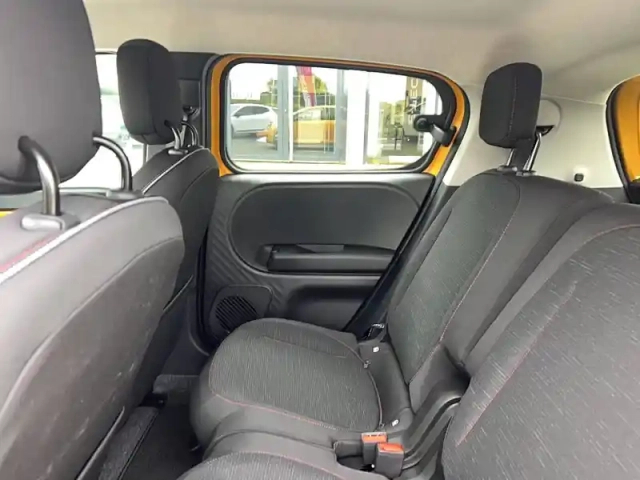 Renault Twingo e-tech electrique 80 ch autonomie urbaine — photo 17