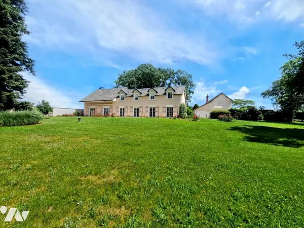 Maison 8 pièces 245 m²