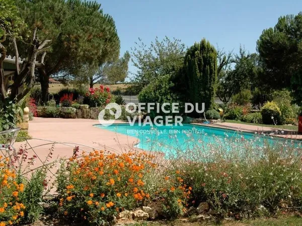 Maison 8 pièces 290 m²