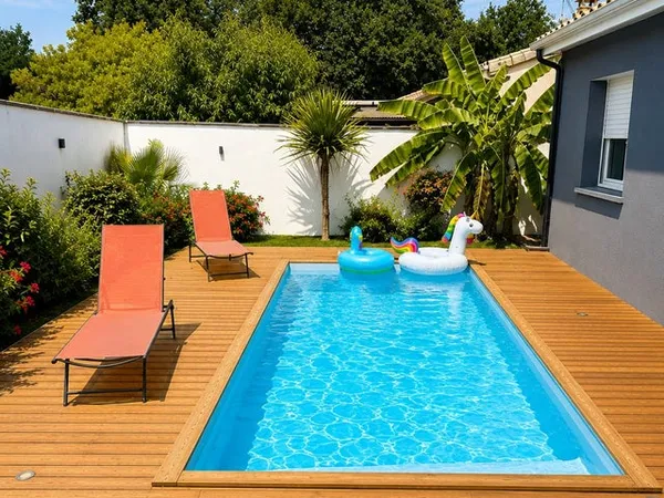 maison en collocation avec piscines et jardin