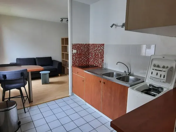 T1 Bis meublé et rénové de 31 m² au Centre-ville - Dernier étage avec ascenseur