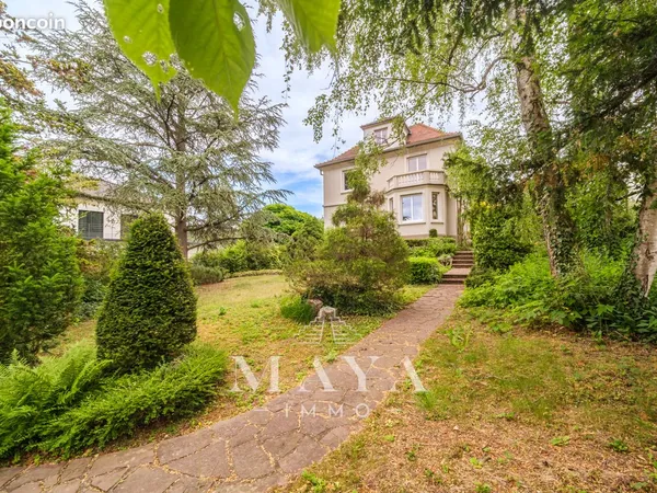 Maison 7 pièces 181 m²