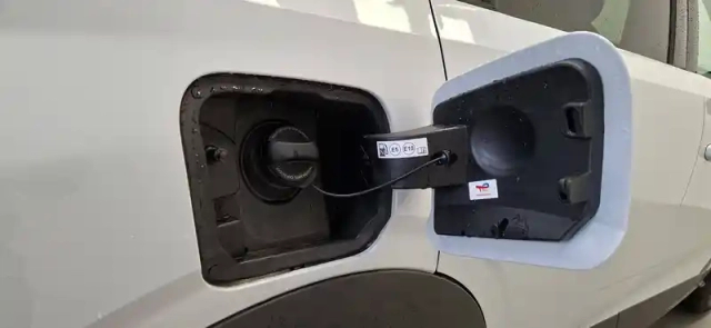 Peugeot 3008 hybrid 145 e-dcs6 — photo 93