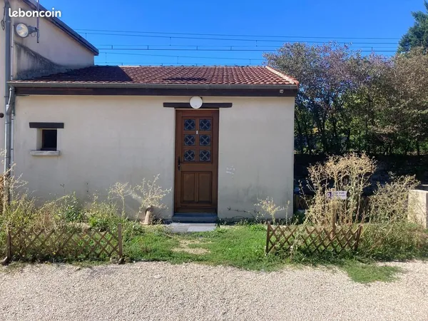 Maisonnette type studio proche gare