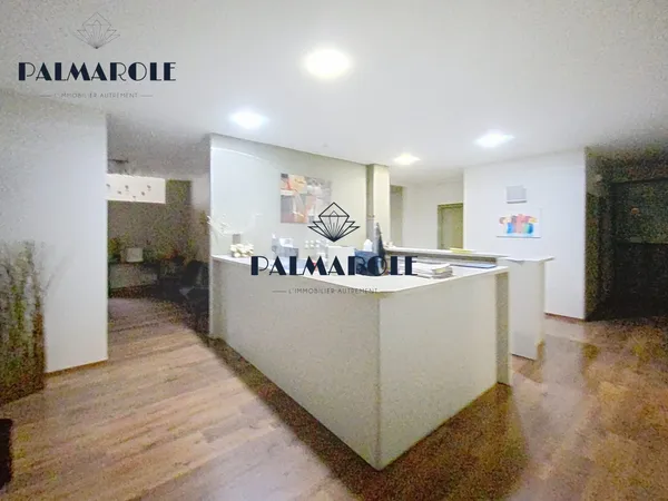 Bureau 12 pièces 230 m²