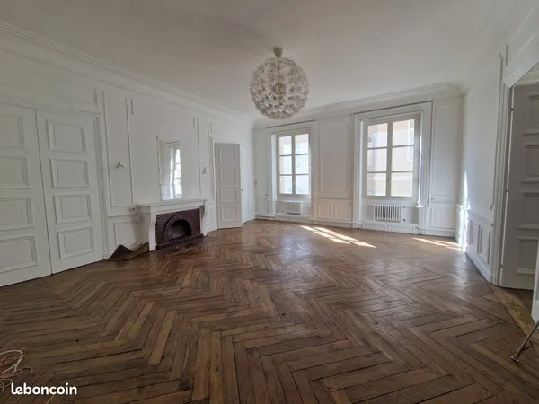 Appartement 6 pièces 234 m²
