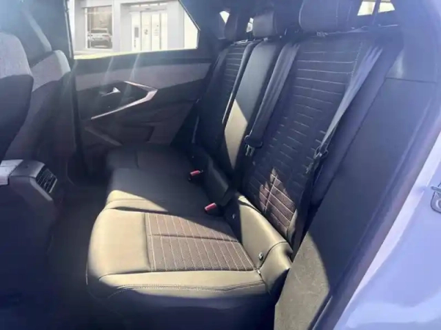 Peugeot 3008 hybrid 145 e-dcs6 — photo 9