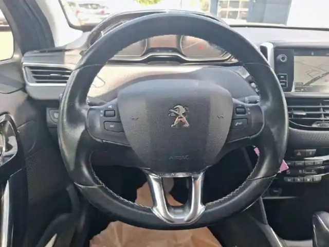 Peugeot 208 puretech 110ch s&amp;s eat6 — photo 30