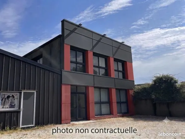 Local bureaux 234 m²