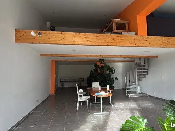 Grand Local commercial