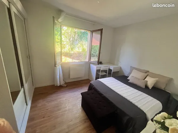 Chambre meublée 11 m² chez l'habitant - Floirac - 485 CC