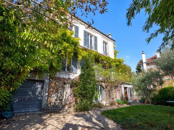 Maison 6 pièces sur un terrain de 250 m²