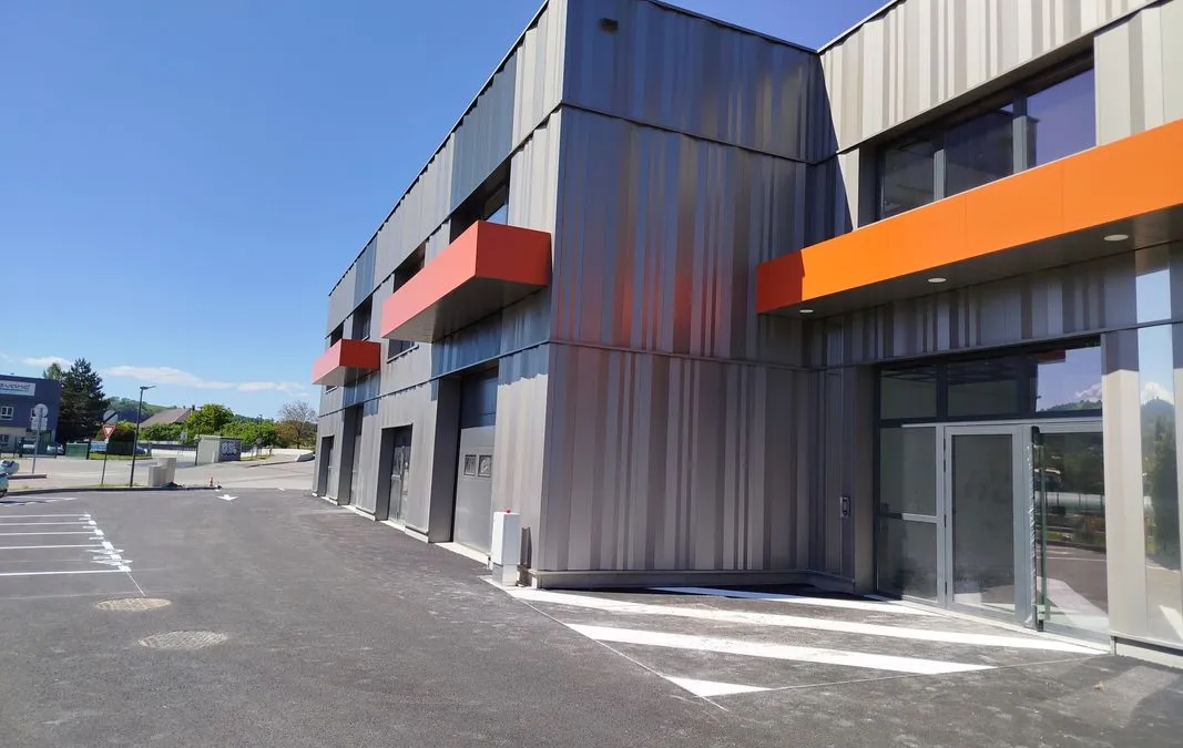 Photo 1