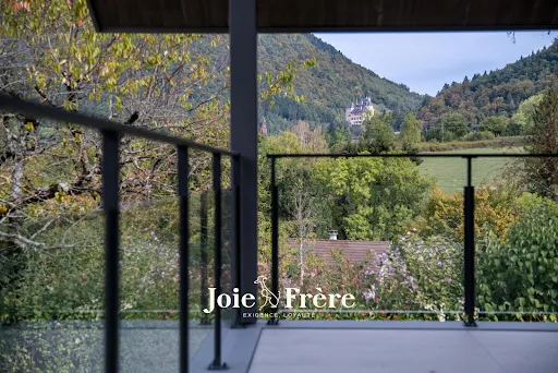 Maison 7 pièces 240 m²