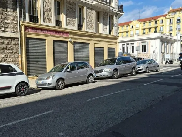 Local commercial 80 m²