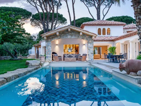 Maison 8 pièces 280 m²