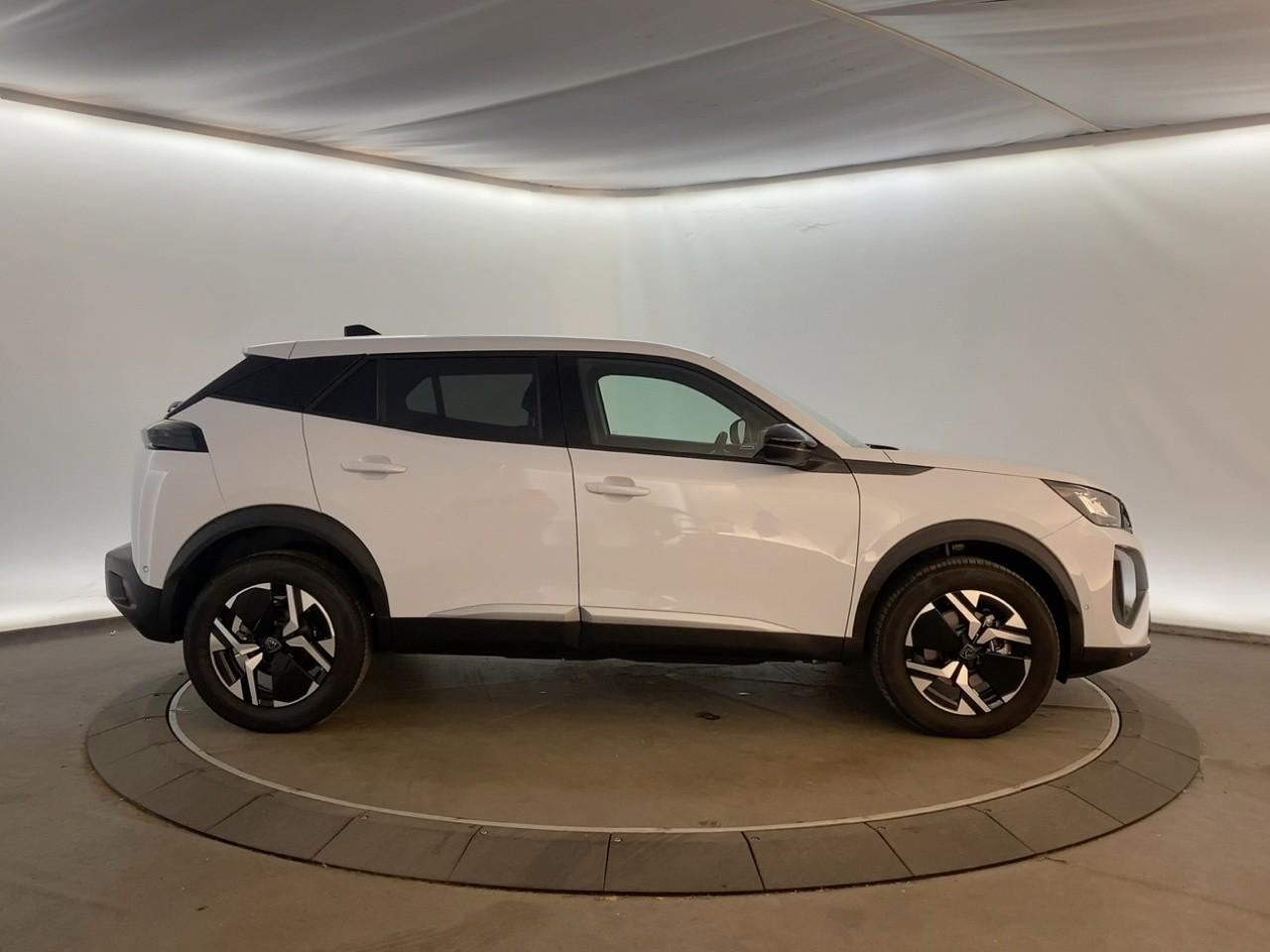 Peugeot 2008 hybrid 145 ch e-dcs6 allure — photo 4