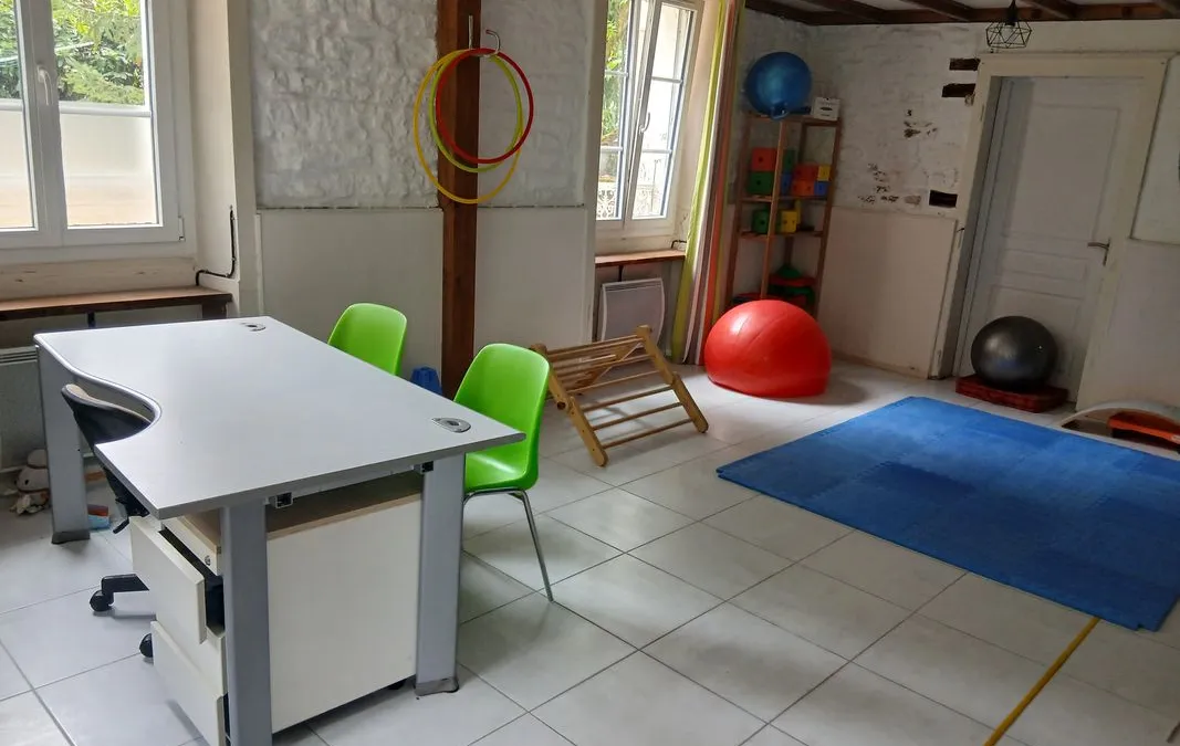 Photo 1