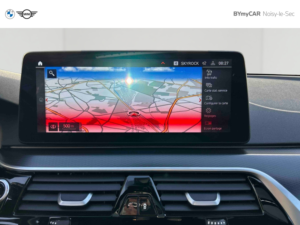 BMW Touring 520d TwinPower Turbo xDrive 190 ch BVA8 — photo 17
