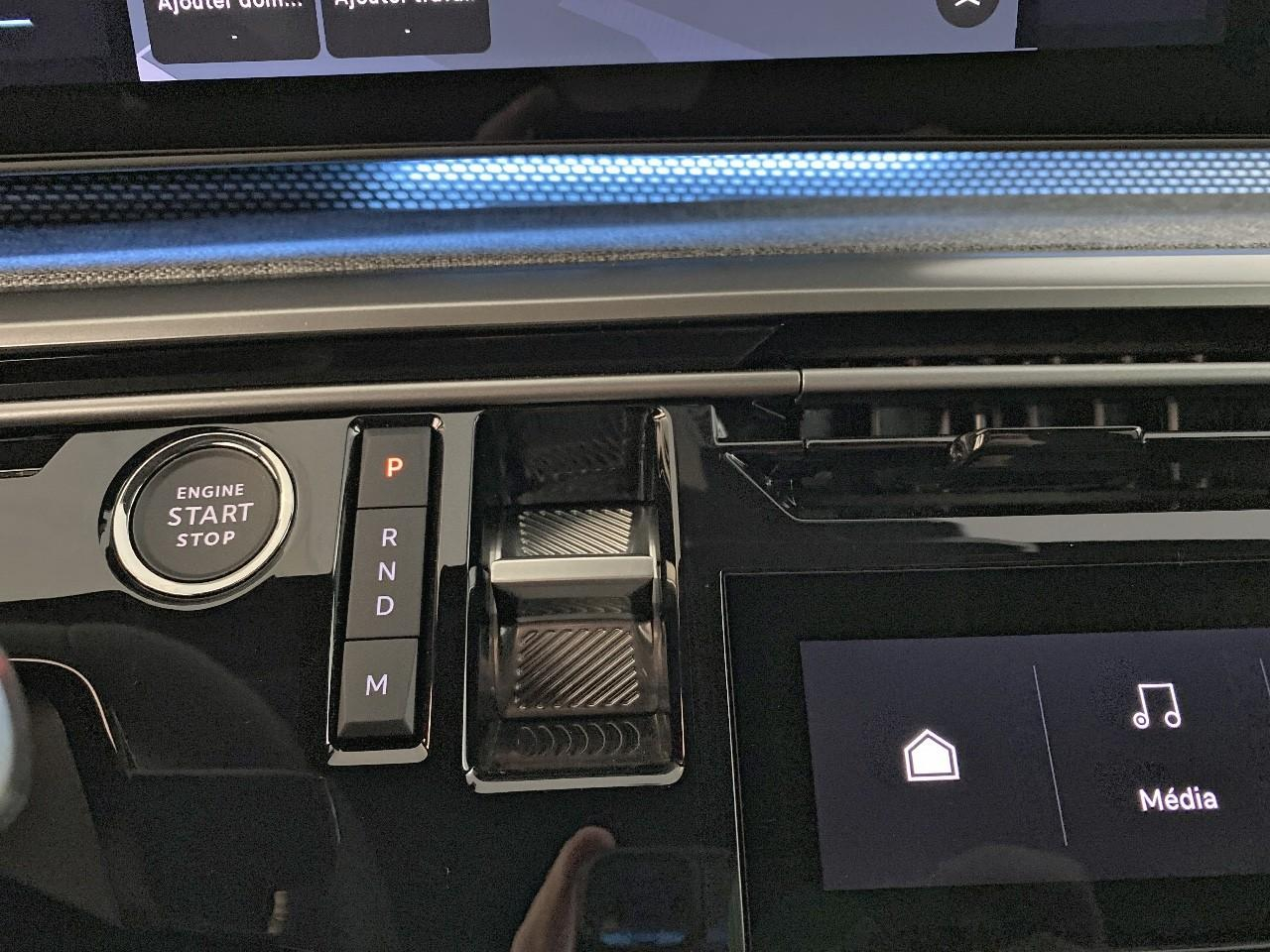 Peugeot 3008 hybrid 145 e-dcs6 gt — photo 15