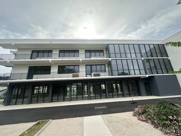 Bureau 100 m²