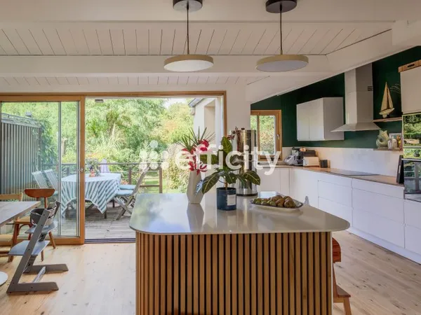 Maison 7 pièces 196 m²