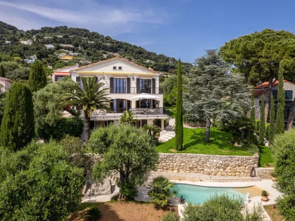 Roquebrune Cap Martin Residentiel villa avec piscine
