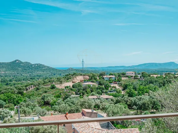 Maison vue mer à Lecci sur terrain de 1100 m2 au calme sans