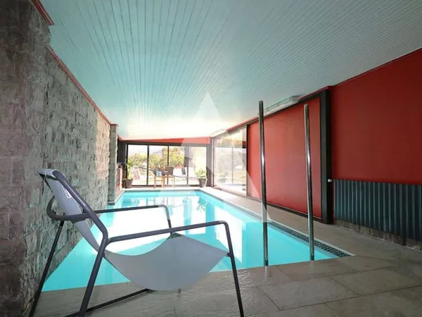 Maison 9 pièces 439 m²