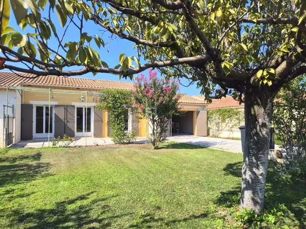 Vends maison - 75 m² - 4 pièces, 2 chambres - Saint-Rémy-de-Provence 13210