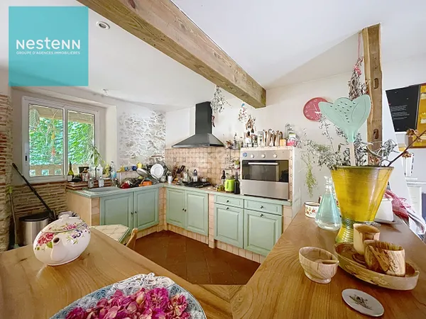A vendre, ensemble de 162m² maison de village et appartement et jardin intimiste sur la commune de S
