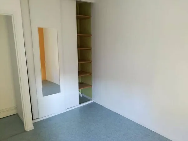 Studio 1 pièce 14 m²