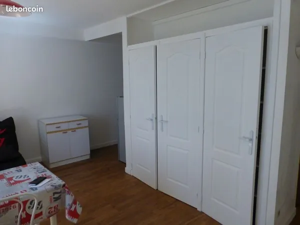 Studio 1 pièce 28 m²