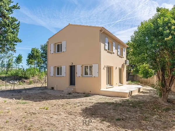 Maison T5 92m2 Neuve Avignon