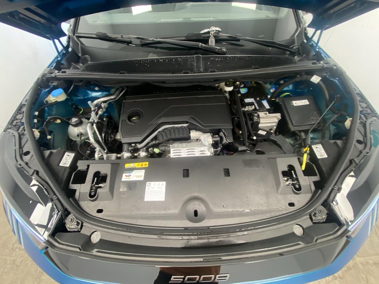 Peugeot 5008 hybrid 136 e-dcs6 gt — photo 14