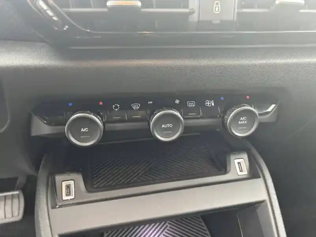Citroën C4 hybride 136 e-dcs6 — photo 90