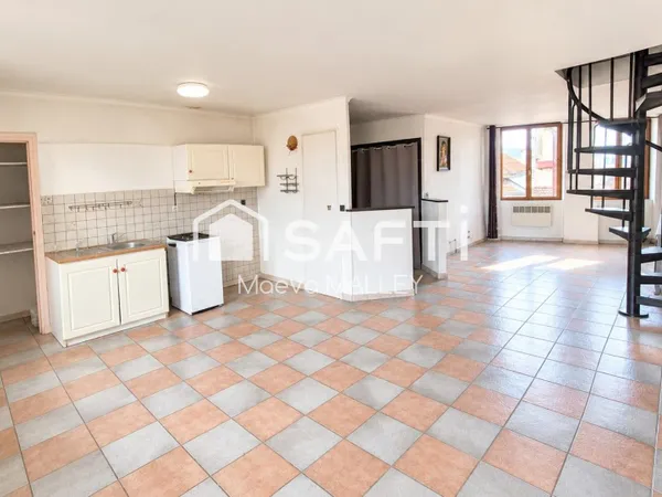 Centre Firminy, 93 m² Carrez/148 m² au sol, Potentiel