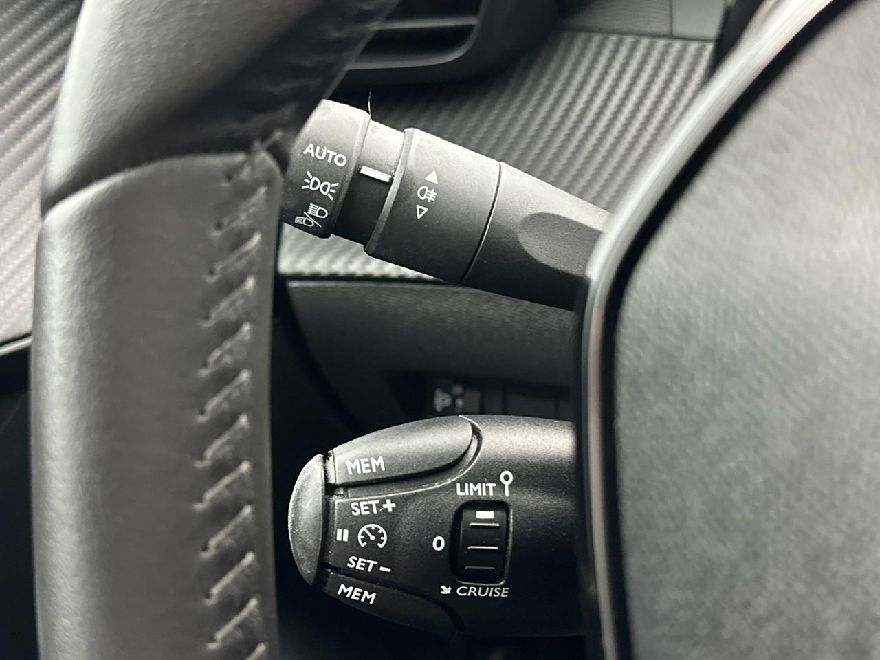 Peugeot 208 puretech 100 s&s bvm6 allure — photo 17