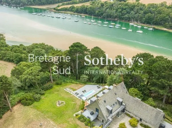 Morbihan, propriété à louer composée de plusieurs lodges et appa