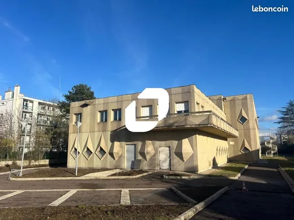 Local d'activité 1 530 m²