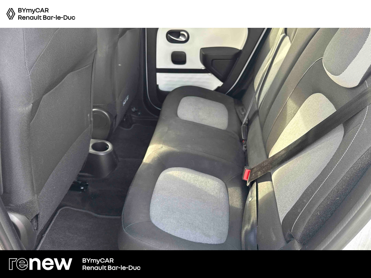 Renault Twingo III E-Tech — photo 12