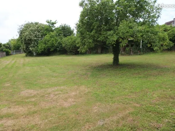 Terrain 422 m²