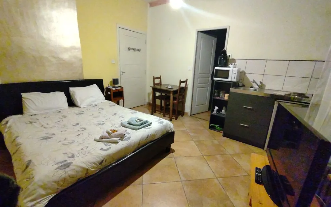 Photo 1