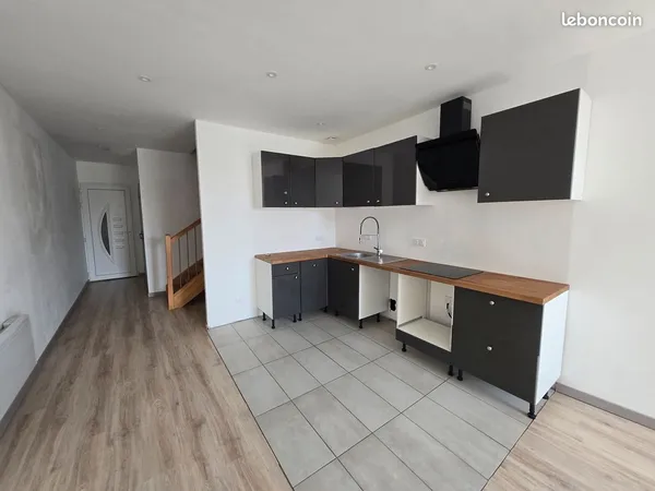 Duplex 2 chambres centre ville parking calme