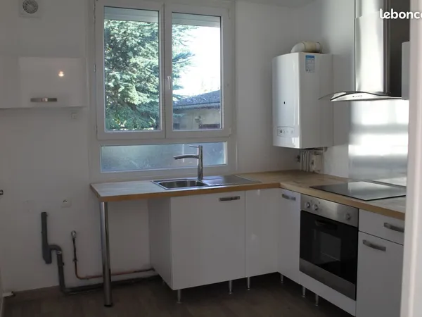 Appartement T2 avec terrasse et parking privé