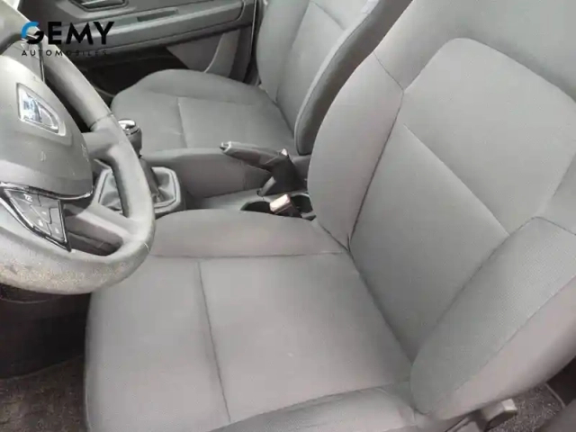Dacia Sandero sce 65 — photo 9