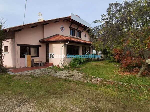 Maison 11 pièces 336 m²