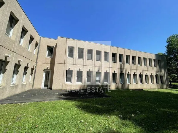 Bureau 276 m²