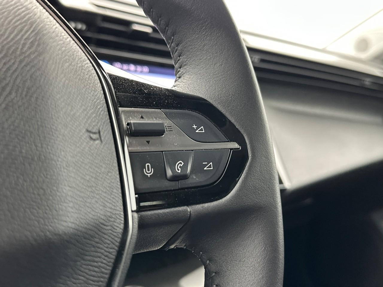 Peugeot 308 hybrid 145 e-dcs6 allure — photo 19