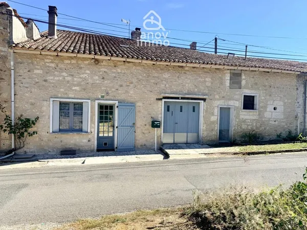 Maison en pierre 159 m2 3 chambres Cour attenante + terr